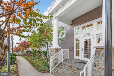 4163 S Four Mile Run Dr unit 301, Arlington, VA 22204 - photo 3