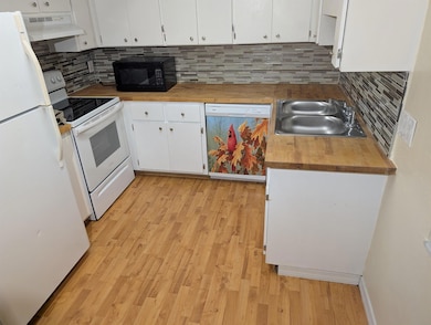 22481 Westchester Blvd unit B48, Punta Gorda, FL 33980 - photo 2