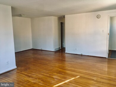 32 Windsor Rd unit B, Glenside, PA 19038 - photo 2