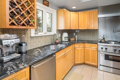 92 Bradford Rd, Braintree, MA 02184 - photo 4