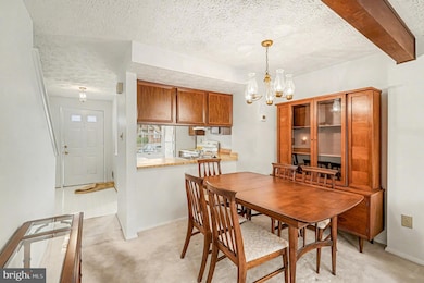 8278 Crestmont Cir, Springfield, VA 22153 - photo 7