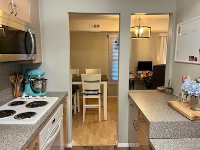 30515 W 14 Mile Rd, Farmington Hills, MI 48334 - photo 2