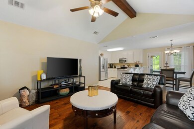 52_Hawthorne_Dr-5