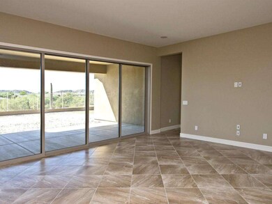 005_Beautiful Family Room Views