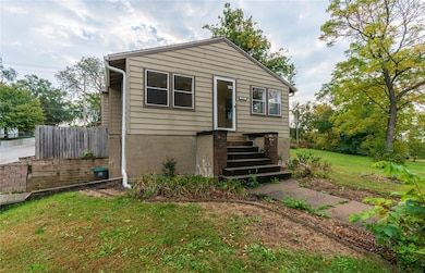 3131 6th Ave, Des Moines, IA 50313 - photo 2