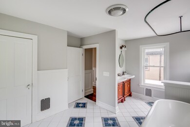 25 S Davis St, Woodbury, NJ 08096 - photo 4