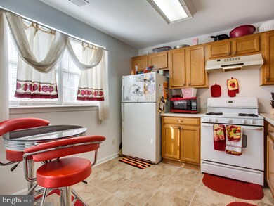 9266 Cardinal Forest Ln unit 101, Lorton, VA 22079 - photo 7