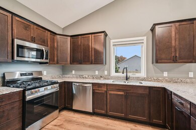 911 Gable St, Taylors Falls, MN 55084 - photo 7