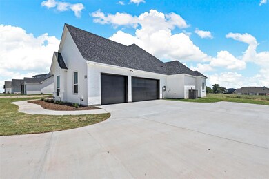 443 Red Bird Dr, Springtown, TX 76082 - photo 3