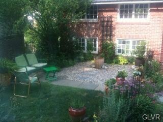 Peaceful Sitting area in English Gardens