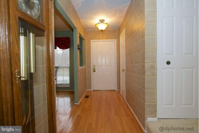 32 Roger Valley Ct, Parkville, MD 21234 - photo 4