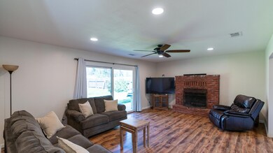 1792 Cameo Ct, Redding, CA 96002 - photo 4