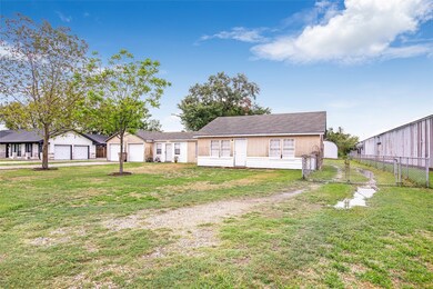 Second driveway to access backyard