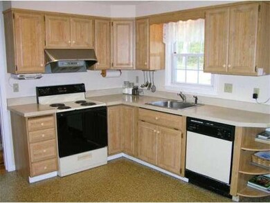 14 Malden St, West Boylston, MA 01583 - photo 3