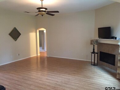 916 916 Joel Dr, Tyler, TX 75703 - photo 7