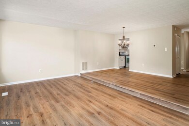 18608 Winding Creek Place, Germantown, MD 20874 - photo 4