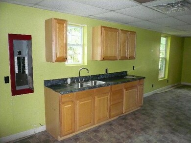 715 Oak St, Manchester, TN 37355 - photo 3