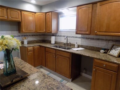 Amazing New Kitchen with Granite Counter tops & Ce
