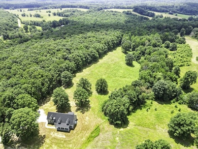 718 Darrell Rye Rd, Erin, TN 37061 - photo 4