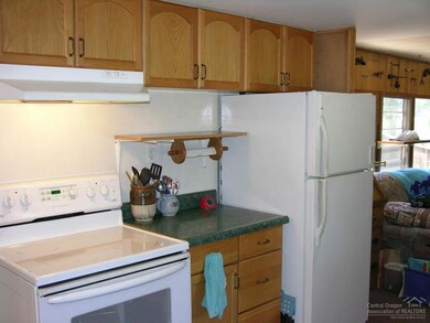 19208 Shoshone Rd, Bend, OR 97702 - photo 7