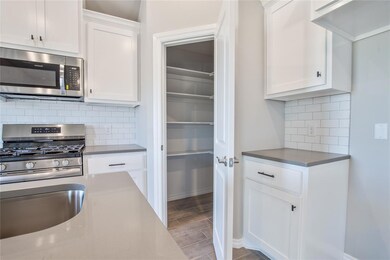 3917 Lynne Ave, Edmond, OK 73012 - photo 5