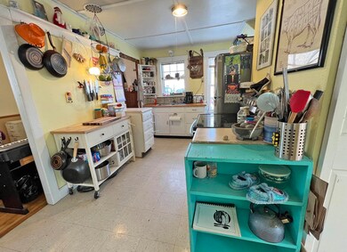 129 West St, Brattleboro, VT 05301 - photo 5