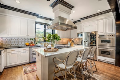 Featuring quartz and soapstone countertops, high e