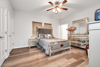 10446 Wicklowe St, Houston, TX 77016 - photo 6