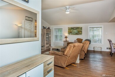 18327 Avonwood Ct SE, Yelm, WA 98597 - photo 7