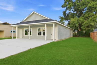 2521 Maple St unit 2521B, Liberty, TX 77575 - photo 2