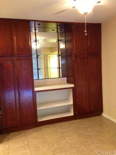 Built-ins in dining area!