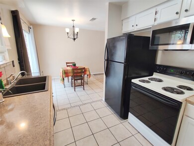 17121 Blackhawk Blvd, Friendswood, TX 77546 - photo 6