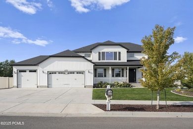 2_Daylight-Front-of-House_1800x1200_4277