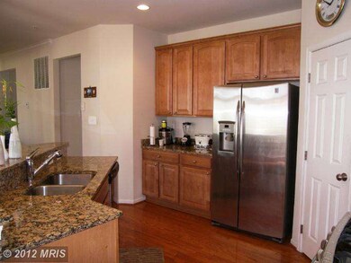 13113 Crossview Ct, Beltsville, MD 20705 - photo 3