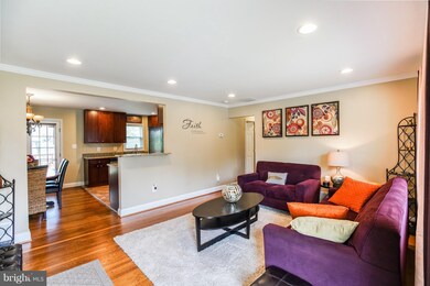 6918 Elbrook Rd, Lanham, MD 20706 - photo 3