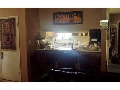Property Photo. Breakfast Bar