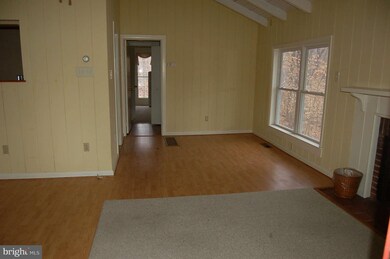 1606 N Lakeshore Dr, Louisa, VA 23093 - photo 4