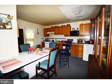 1313 Worrell St, Crum Lynne, PA 19022 - photo 7