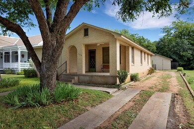 608 W Creek St, Fredericksburg, TX 78624 - photo 2