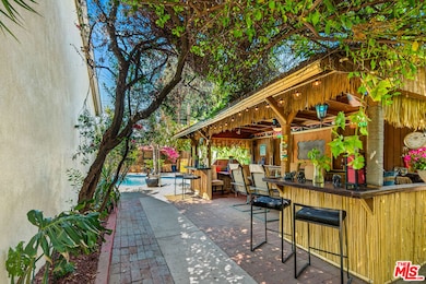 1701 N Buena Vista St, Burbank, CA 91505 - photo 2