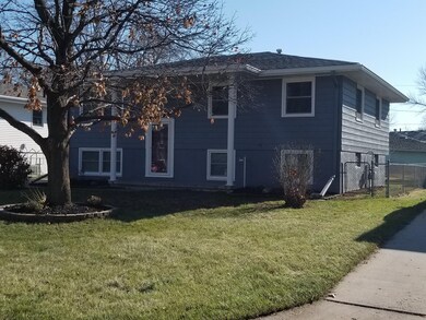2807 Summner Front
