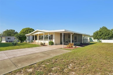 1317 Mohawk Cir, Tavares, FL 32778 - photo 2