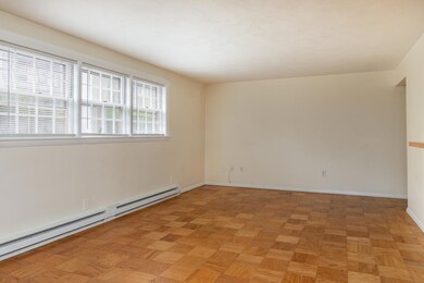 129 Pine St 1 Portland ME-large-007-007-