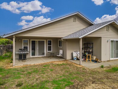 2853 Galaxy Way, Grants Pass, OR 97527 - photo 4