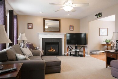 Great Room w/ Fireplace