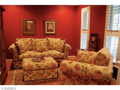 Living Room - Lovley Sitting Room with Plantation 