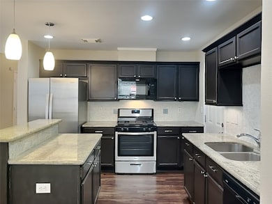 12135 Bradenway Ln, Houston, TX 77089 - photo 2