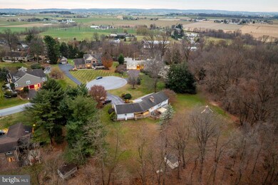 229 Maple Dr, New Holland, PA 17557 - photo 4