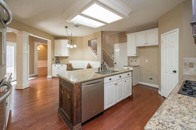 1109 Bob White Dr, Friendswood, TX 77546 - photo 6