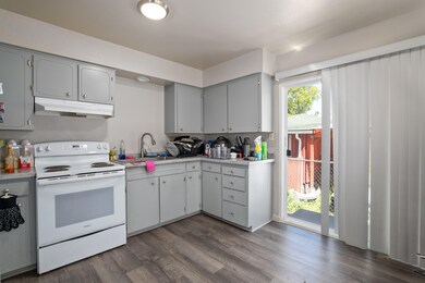 534 Kitchen